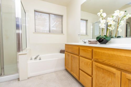 962 Ashford Dr, Turlock CA 95382-0262 exterior