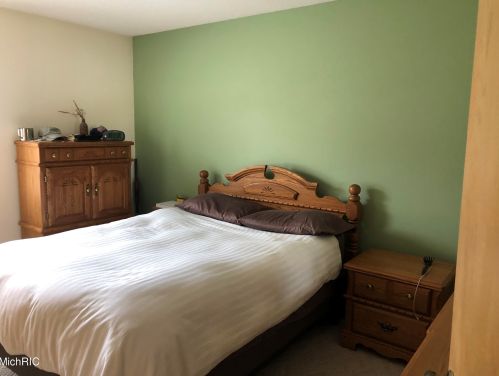 1665 Roberts Rd, Meskegon MI 49445-1549 exterior