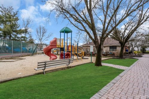 350 Lancaster Ct, Piscataway NJ 08854-6223 exterior