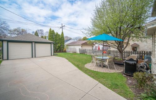 2449 73rd St, Milwaukee, WI 53213-1211