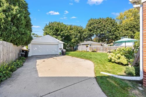 2531 80, Milwaukee WI 53213-1008 exterior