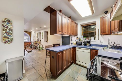 1112 Damen Ave, Chicago IL 60622 exterior