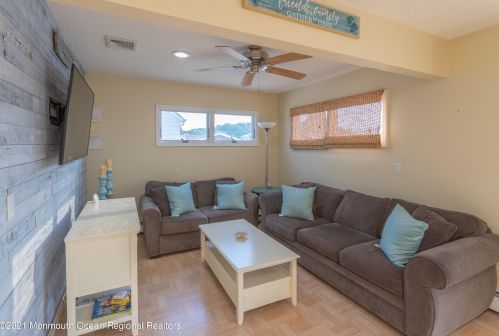 58 Ocean Gate Ave, Berkeley Township NJ 08721-1420 exterior