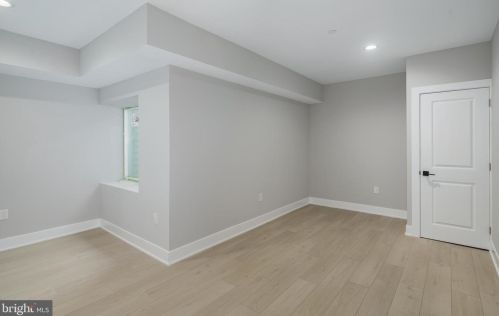 429 Lemonte St, Philadelphia PA 19128-4534 exterior