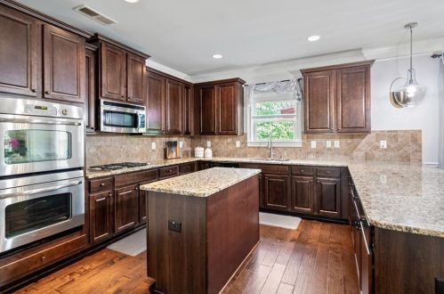 1353 Blairwood Ct, Atlanta GA 30331-7491 exterior