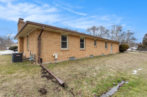 1408 Meadowlane Dr, Grand Rapids MI 49508-4655 exterior