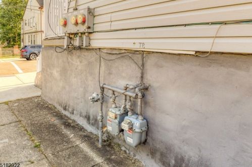 117 6 St, Paterson NJ 07508-2121 exterior