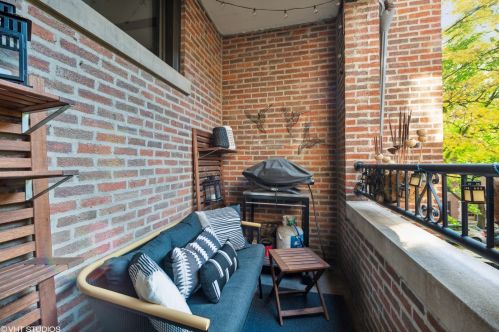 916 Schubert Ave, Chicago IL  60614-1422 exterior