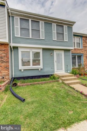 8316 Claremont Woods Dr, Alexandria VA  22309-1895 exterior