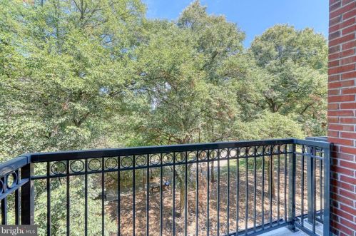 2518 Delancey St, Philadelphia PA 19103-6409 exterior