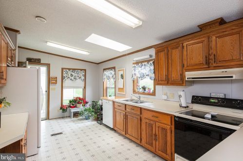 518 Pheasant Rdg Cir, Lancaster PA exterior