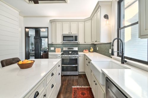 2946 Stowell Ave, Milwaukee WI 53211-3349 exterior