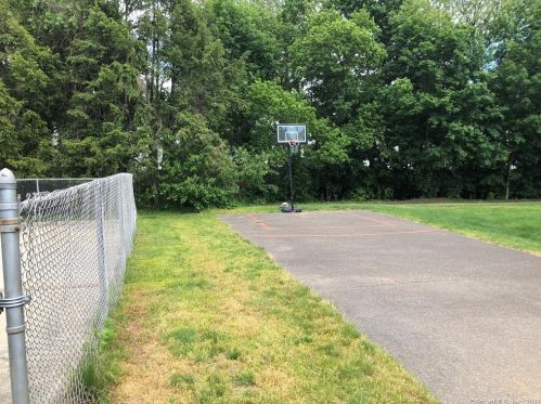 173 Homestead St, Manchester CT  06042-3069 exterior