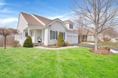 186 Country Club Dr, Seymour, CT 06478-1196