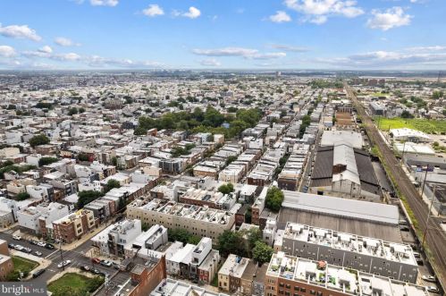 2430 Federal St, Philadelphia PA 19146-3914 exterior