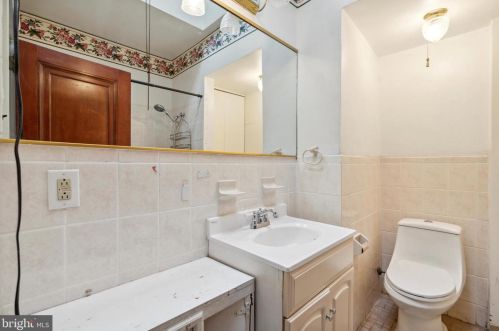 7158 Cottage St, Philadelphia PA 19124-2136 exterior