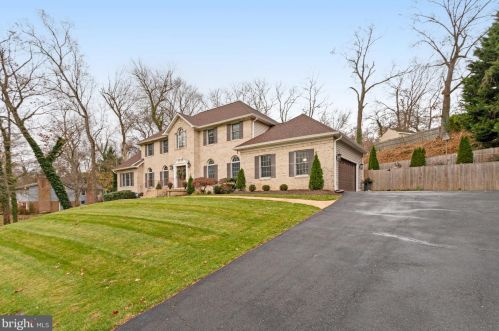 5220 Clinton Rd, Alexandria VA  22312-2146 exterior