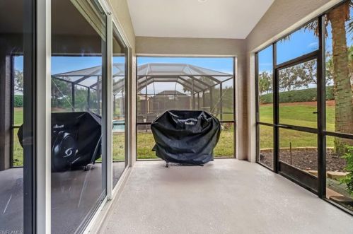 2121 Fairmont Ln, Naples FL 34120-4575 exterior