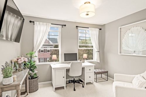 868 Highpointe Cir, Pittsburgh PA 15220-1854 exterior