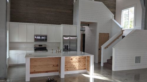 3288 16th Ave, Naples, FL 34120-3511