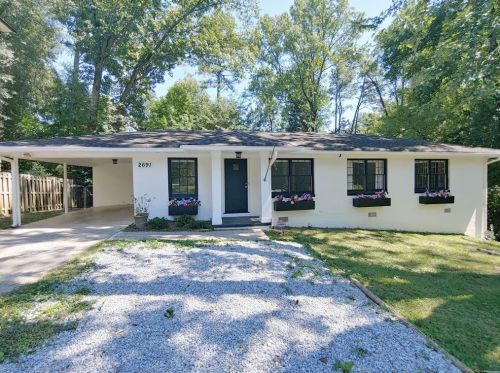 2691 Caldwell Rd, Atlanta GA  30319-3164 exterior