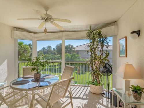 9060 Michael Cir, Naples, FL 34113-2603