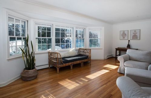 97 Holmes Rd, Ridgefield CT  06877-4303 exterior