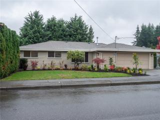 2624 24 St, Seattle WA  98056-8321 exterior