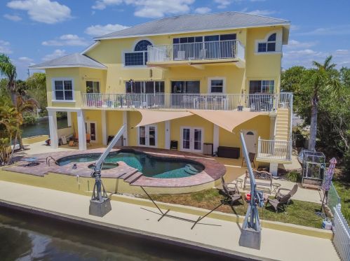 13435 Starfish Dr, Port Richey FL  34667-7606 exterior