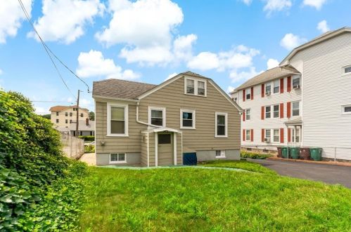 55 6th Ave, Woonsocket, RI 02895-5038