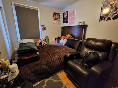 139 Buscher Ave, Valley Stream NY 11580-5204 exterior