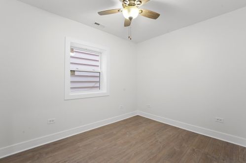 5433 Damen Ave, Chicago IL 60609-5647 exterior