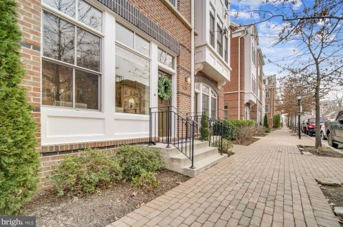 1125 Royal St, Alexandria VA 22314-4310 exterior