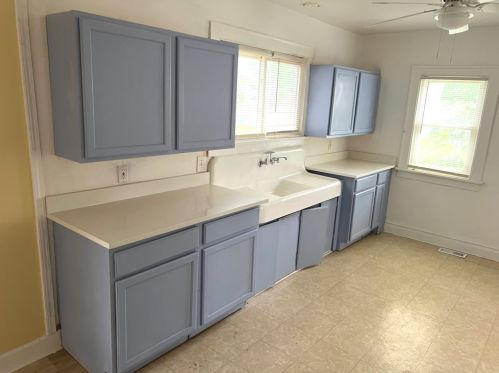 27 Maple Ave, Waukegan IL 60085-5330 exterior