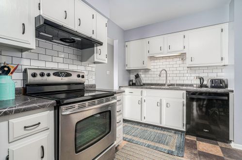 4762 Norfolk Cir, Kalamazoo MI  49024-3828 exterior