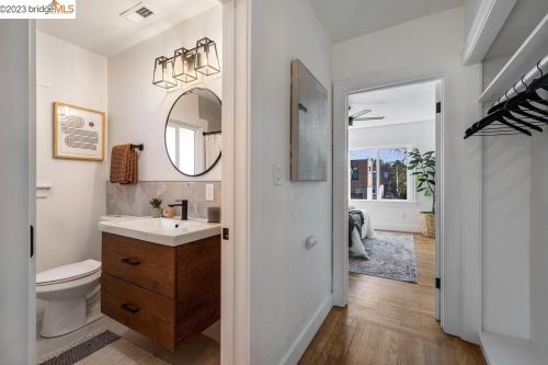 1307 Haskell St, Berkeley CA 94702-2415 exterior