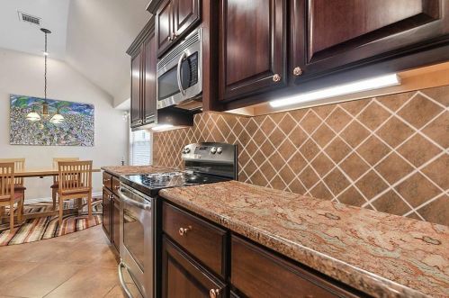 7102 Dewberryshores Ln, Humble TX 77396-4353 exterior