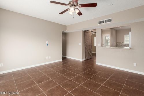 4975 Bellevue St, Tucson AZ 85712-4913 exterior