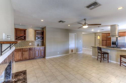 6840 Baker St, Tucson AZ  85710-2229 exterior