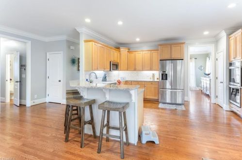 16 Middlefield Ct, Greensboro NC  27455-2257 exterior