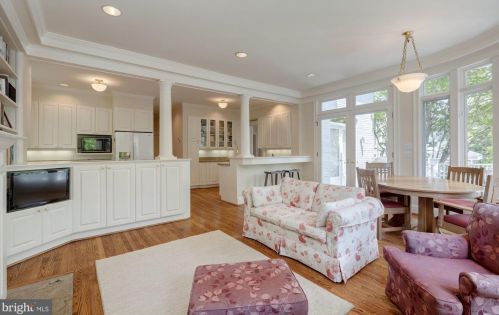 3928 Livingston St, Washington DC 20015-2921 exterior