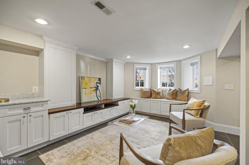 1213 F St, Washington DC  20002-6313 exterior