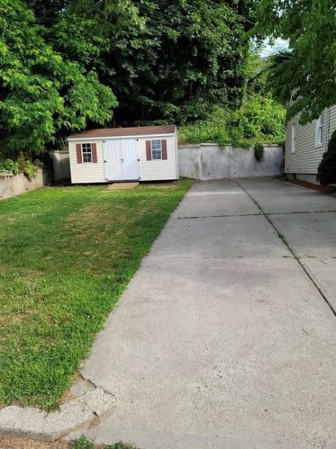 57 Allen Ave, Providence, RI 02911-1916