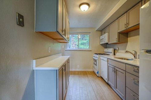 414 Pennwood Dr, Pittsburgh PA  15235-4331 exterior