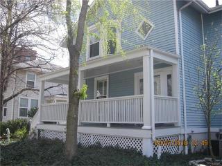 5720 Kingsbury Pl, Saint Louis MO  63112-1637 exterior