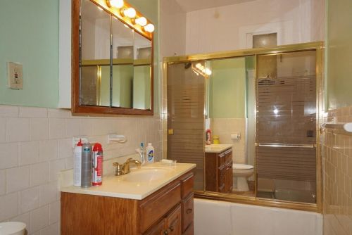 10 Bedford Ave, Worcester MA 01604-4739 exterior