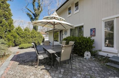 69 Kendrick Ln, Huntington Station NY 11746-7829 exterior