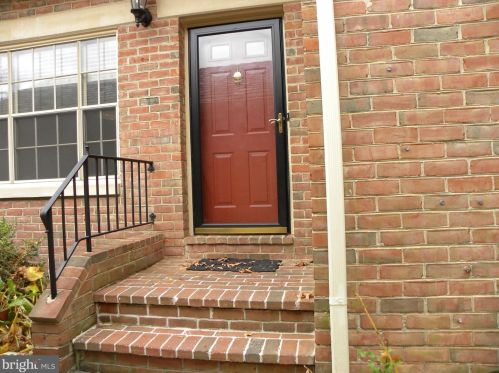 6719 Corner Ln, Mc Lean VA  22101-3823 exterior