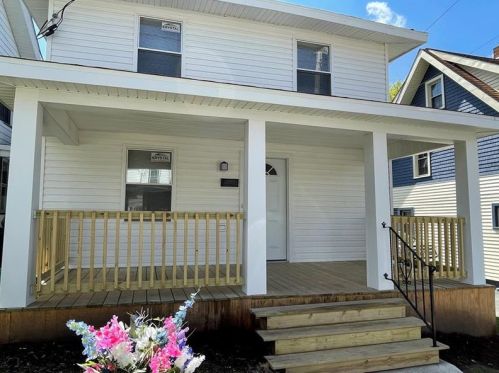 484 Randolph St, Meadville, PA 16335-2202