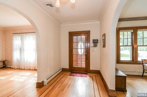 176 Chestnut St, Demarest NJ 07627-1035 exterior